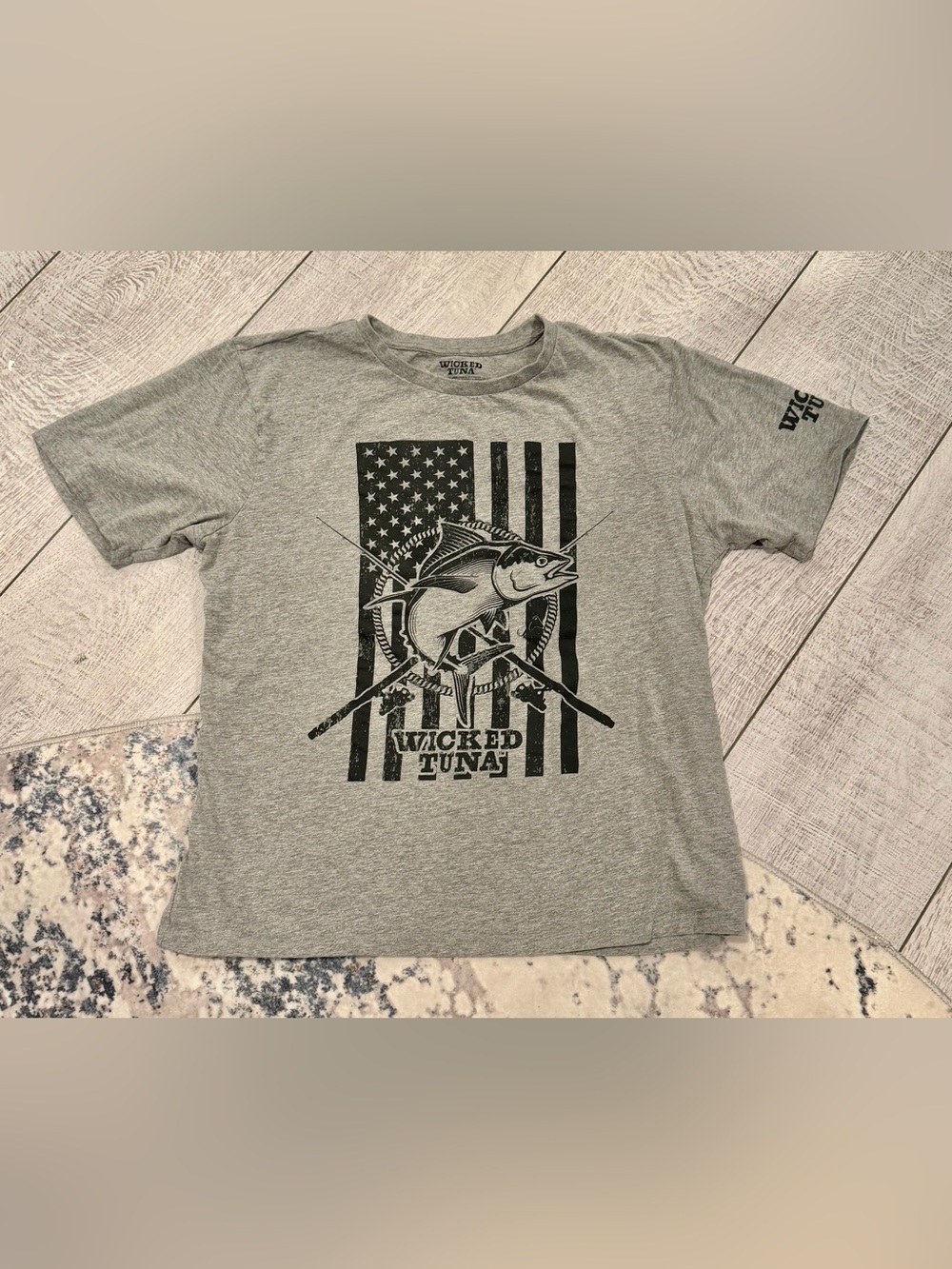 Wicked Tuna Men’s XL Fishing Graphic Tee Gray